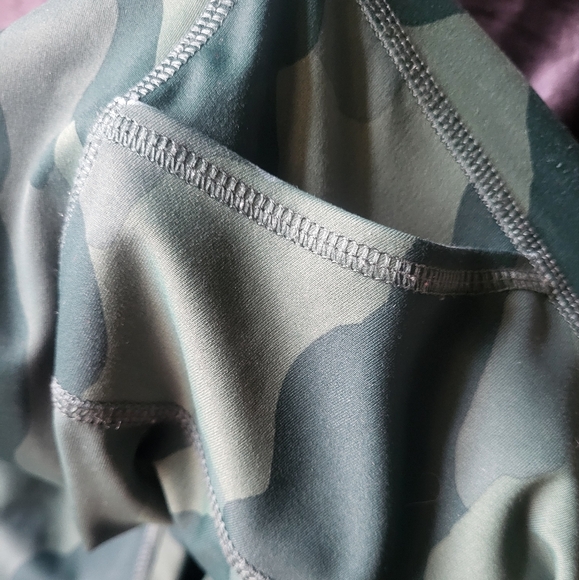 Old navy girls size 10-12 camouflage leggings - Picture 3 of 7